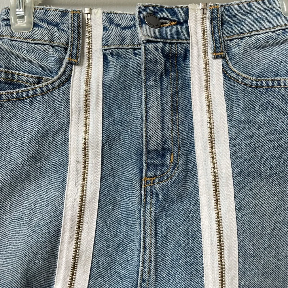 Carmar Like New Denim Skirt. Size 26 - Picture 2 of 8